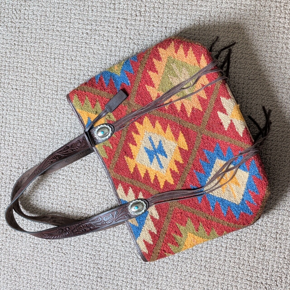 Ariat Conceal Carry Leather/Wool Brynlee Red Aztec Top Snap Tote